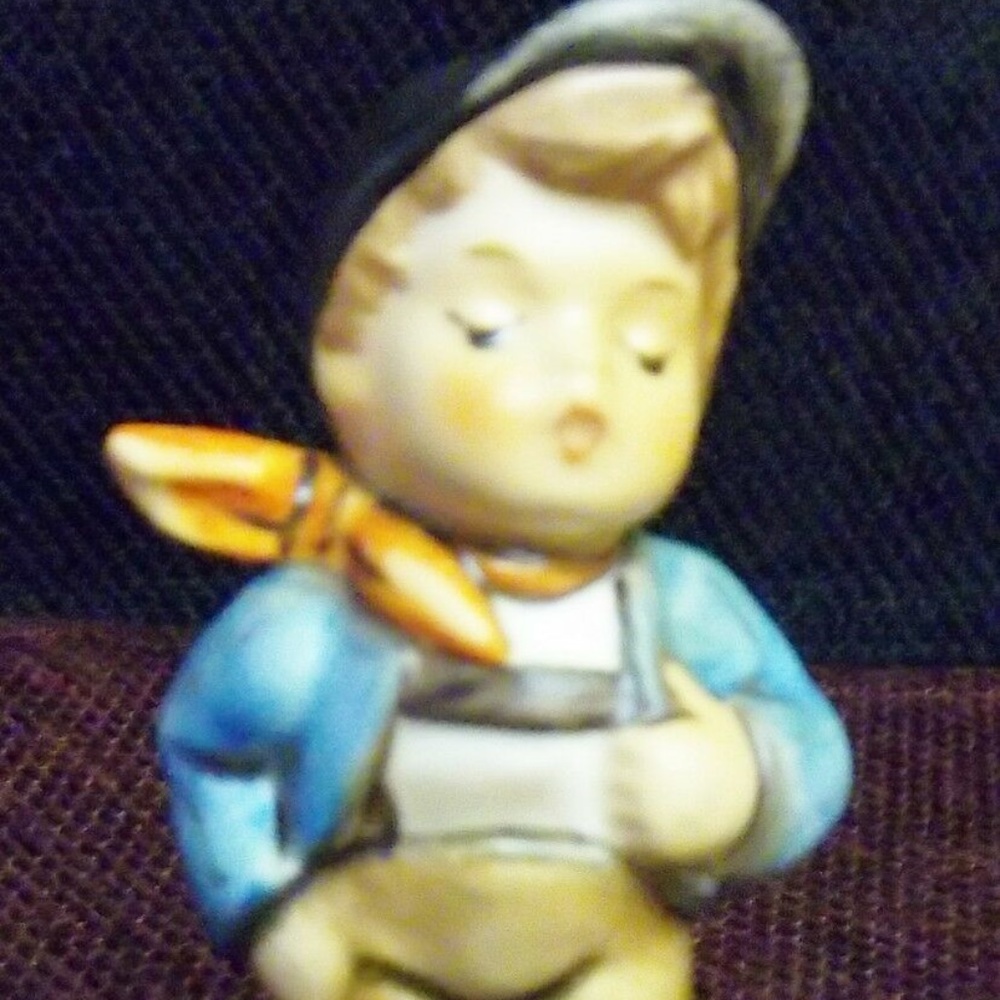 VINTAGE HUMMEL "LUCKY FELLOW" BOY TM7 #560